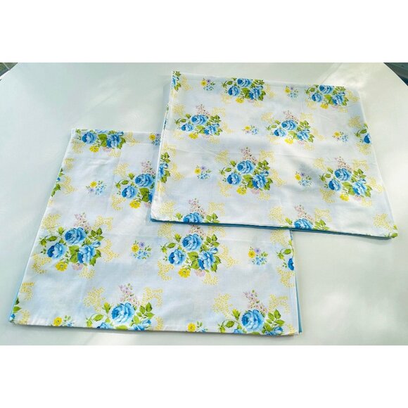 Vintage 70s pillowcases set, pair of blue, yellow floral pillow shams - Picture 7 of 8